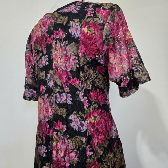 Vintage Nostalgia floral lace dress - Picture 7 of 12